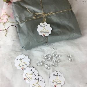 100 Scallop Hanging Tags 2.15'' x 2.15''